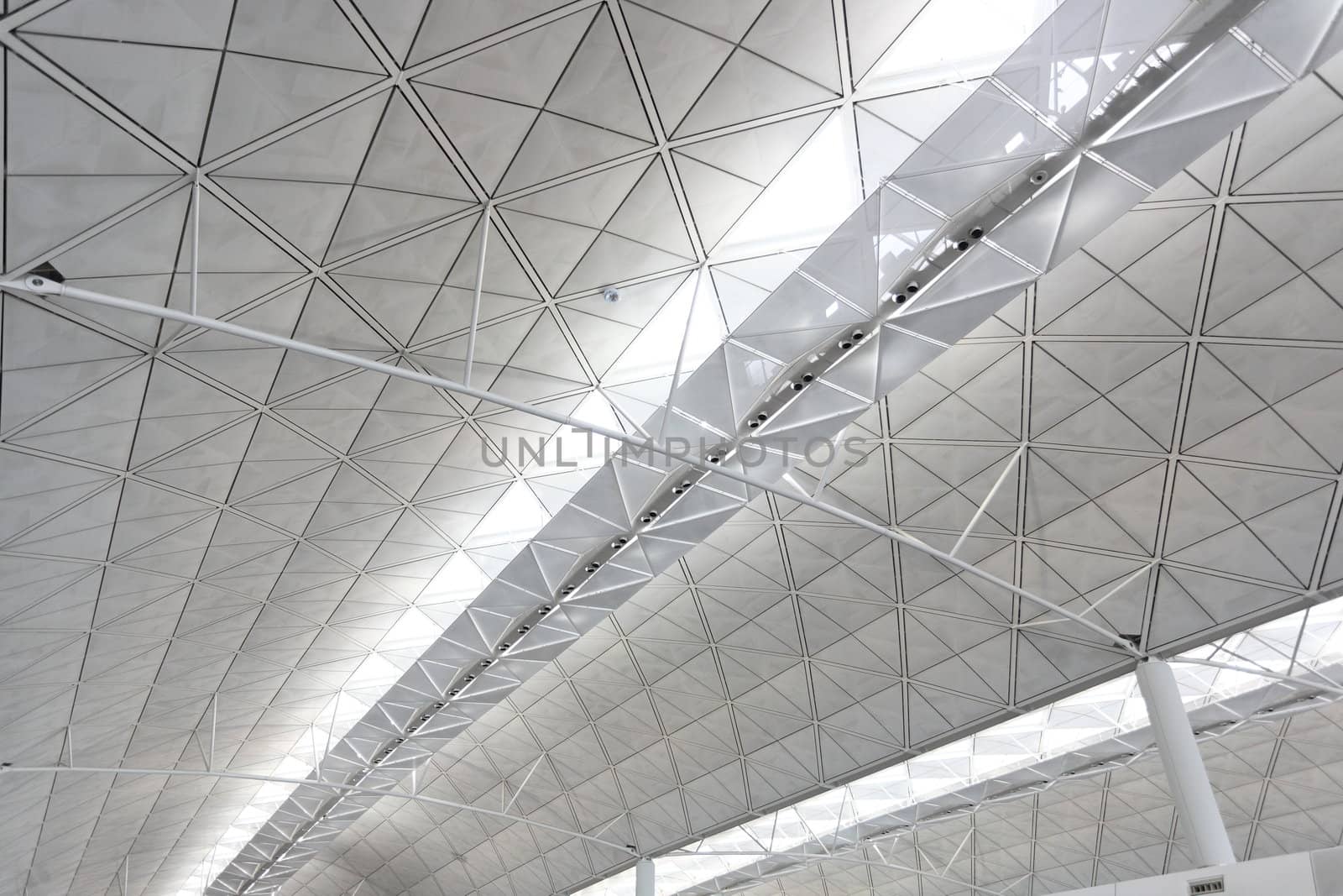 ceiling of Hong Kong International Airport by leungchopan