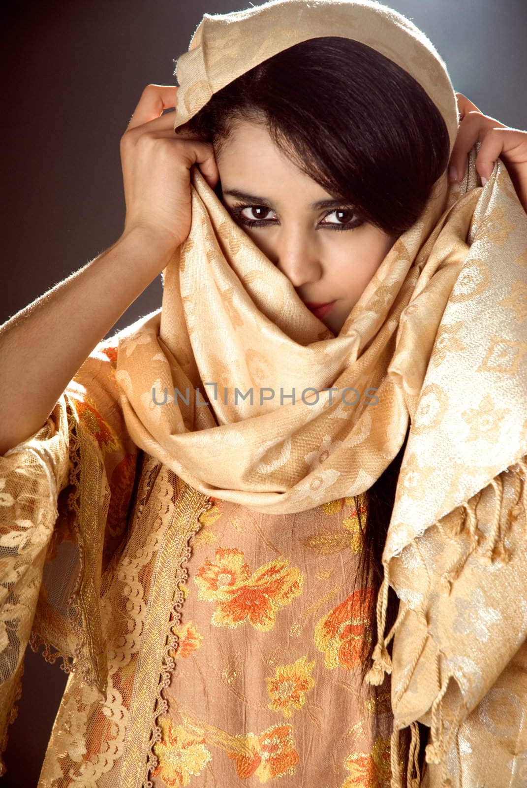 Arabian girl wearing traditional dress 