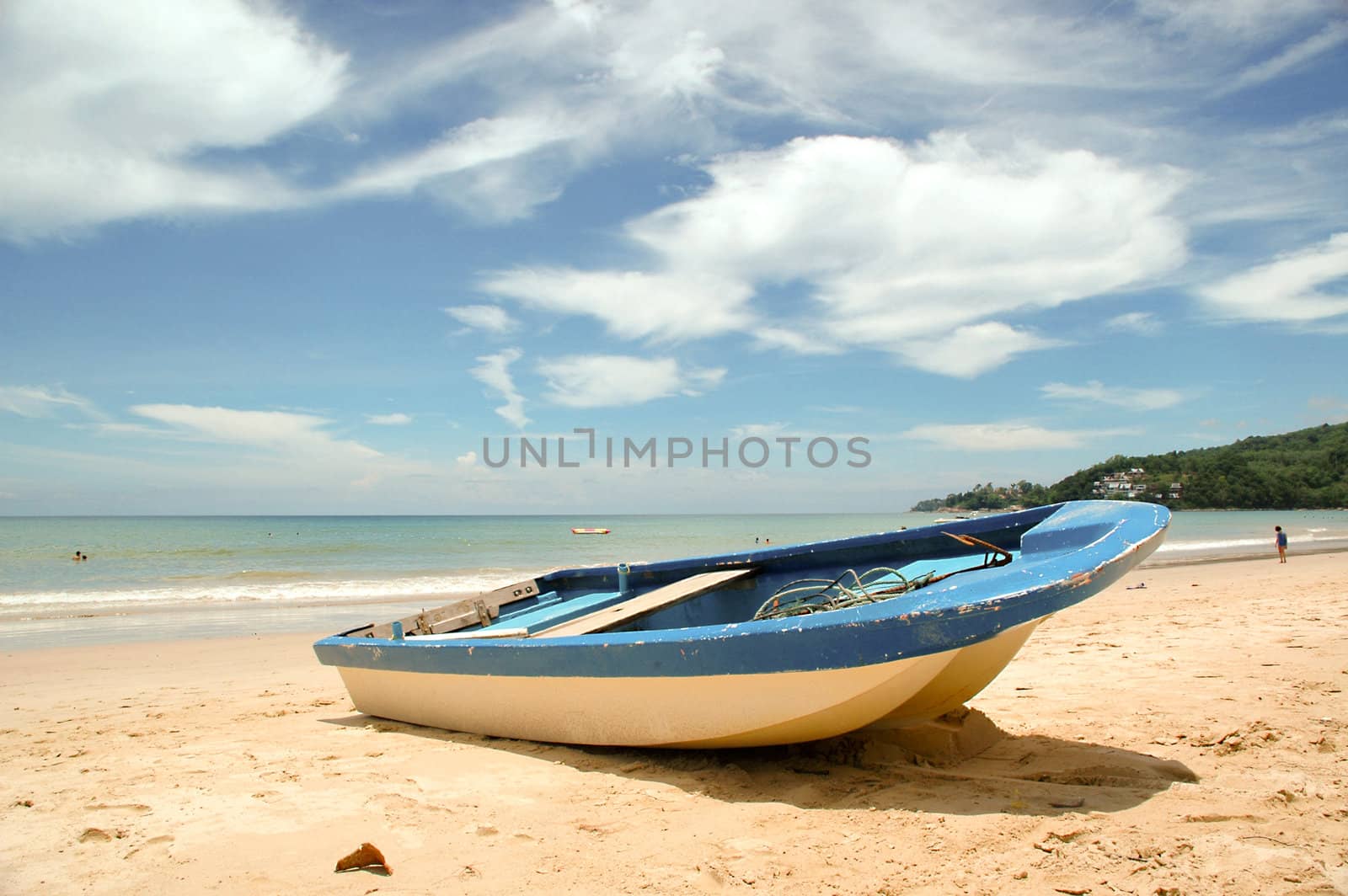 Blue and white Boat by cfoto