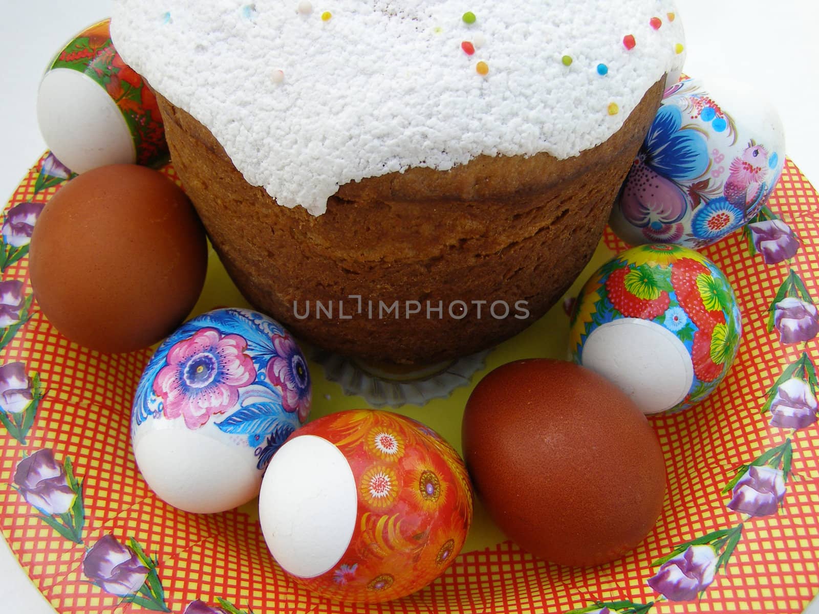 to Easter always decorate boiled eggs they and cook Easter cake. 