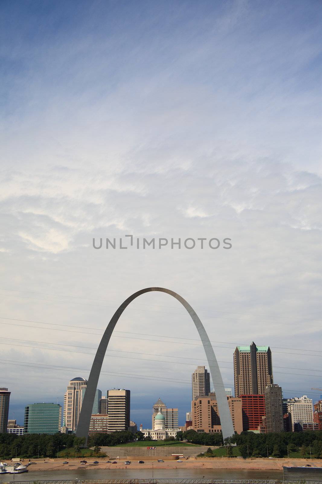 St. Louis Skyline - Gateway Arch by Ffooter