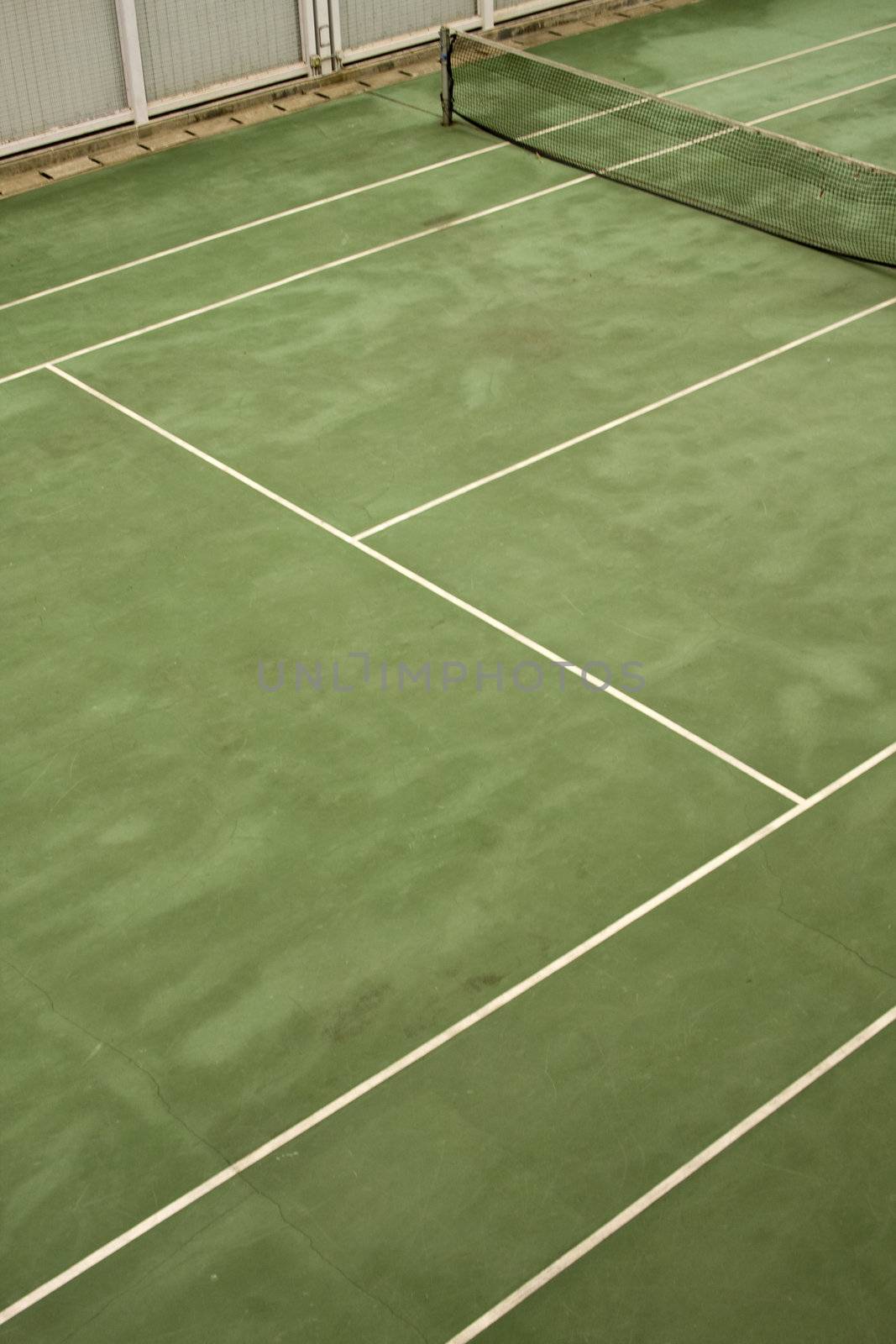 It is a stie for people to play tennis