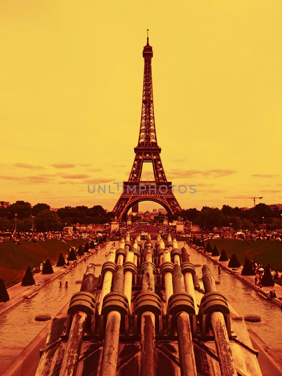 Eiffel tower by jbouzou