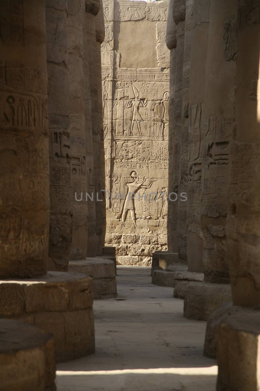 egyptian corridor in karnak temple