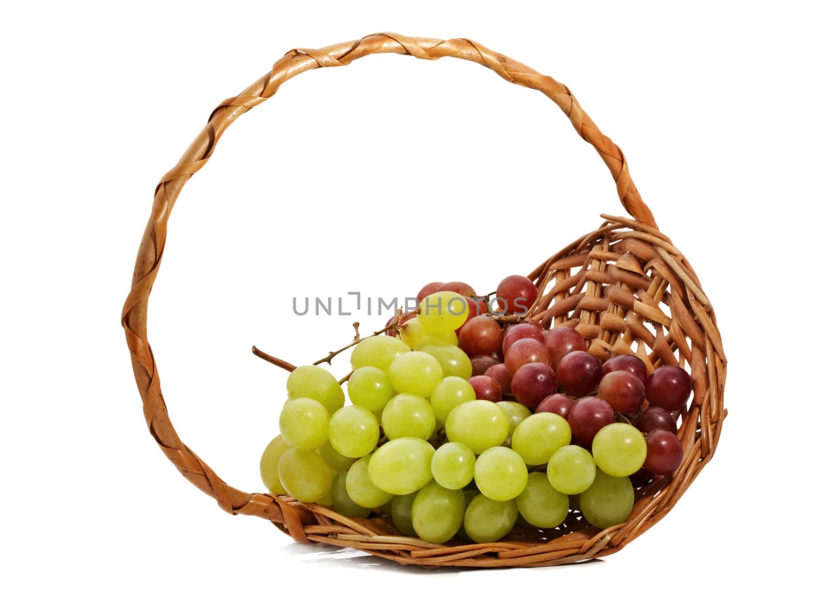 grape in wicker basket by lanalanglois