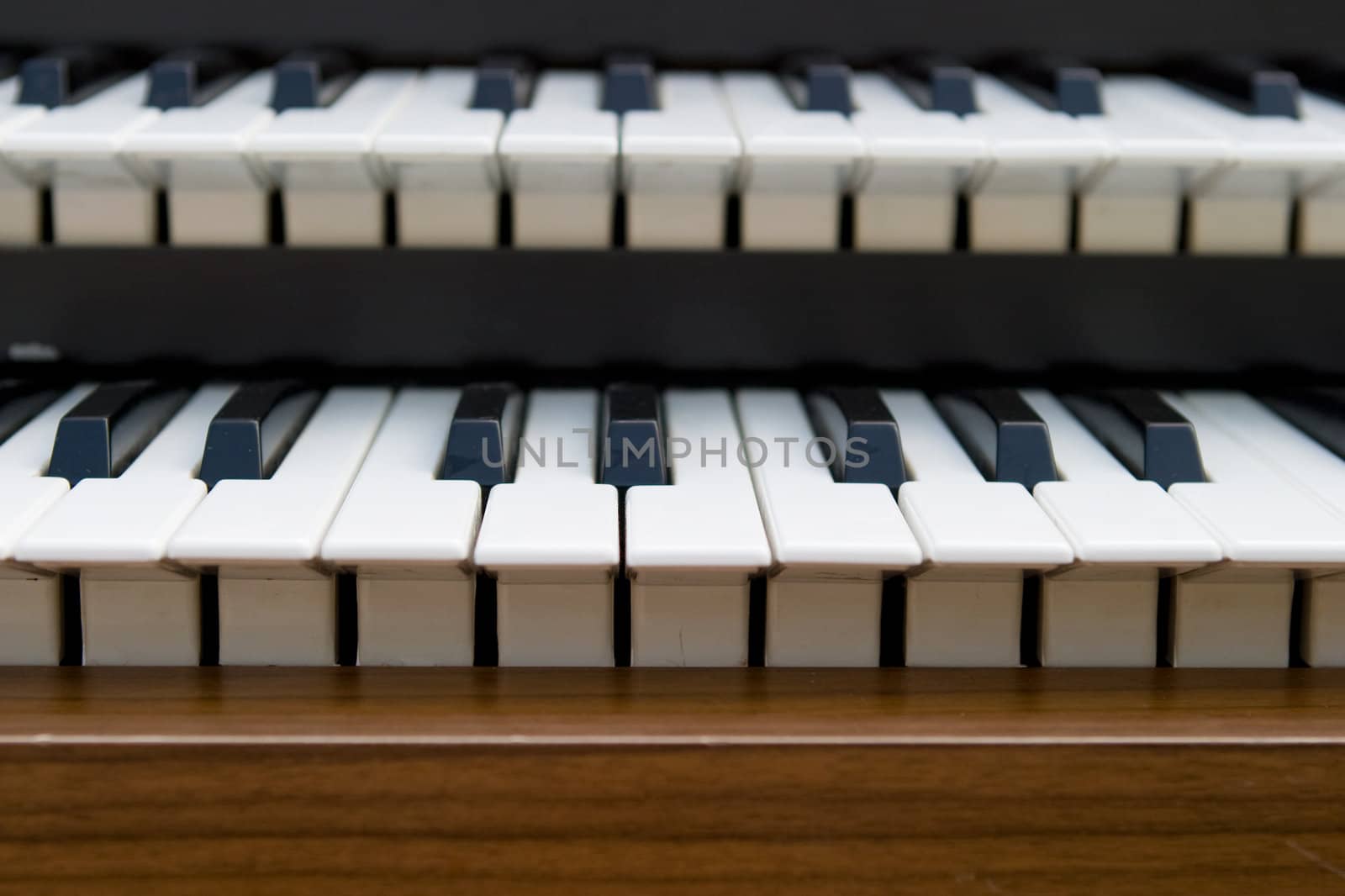 detail of an old retro organ