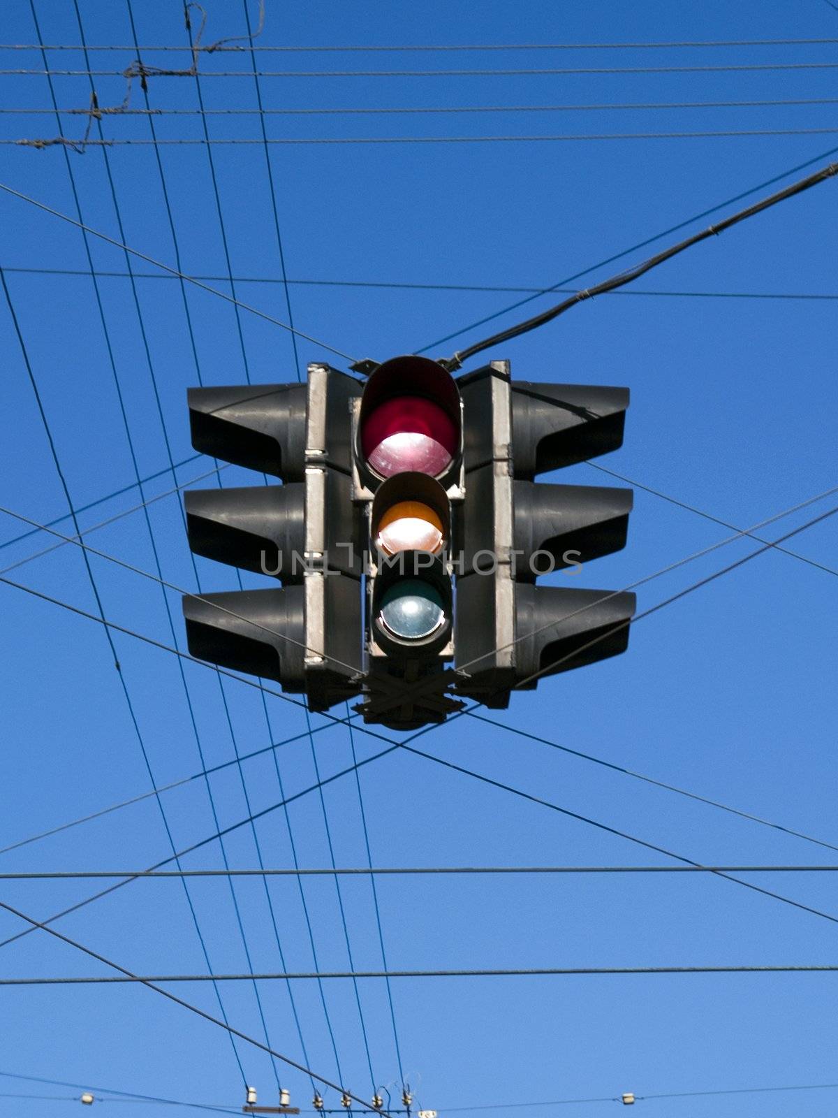 Stoplight with wires