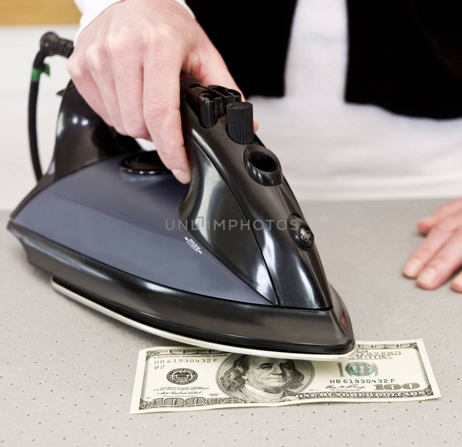 Money ironing by gemenacom