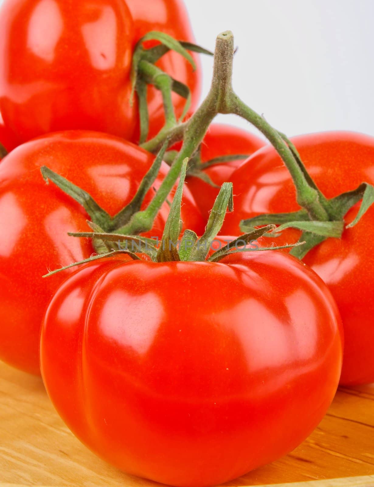 Fresh tomatoes by dotweb
