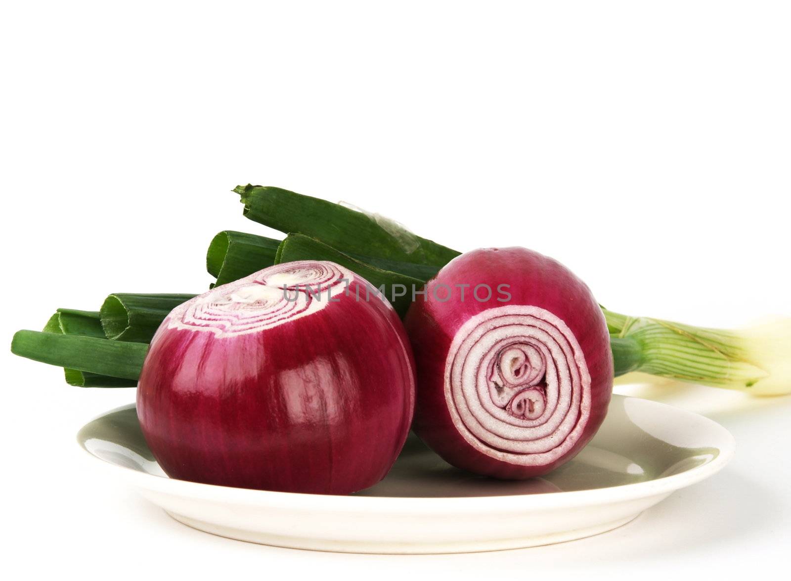Red onion by dotweb
