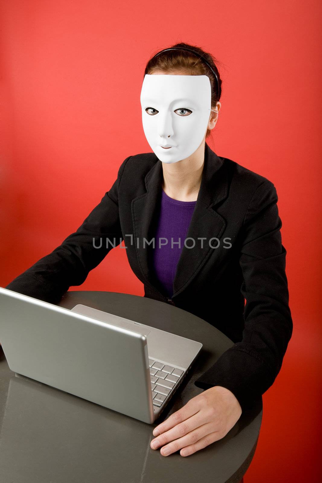 A female surfing the web anonymously