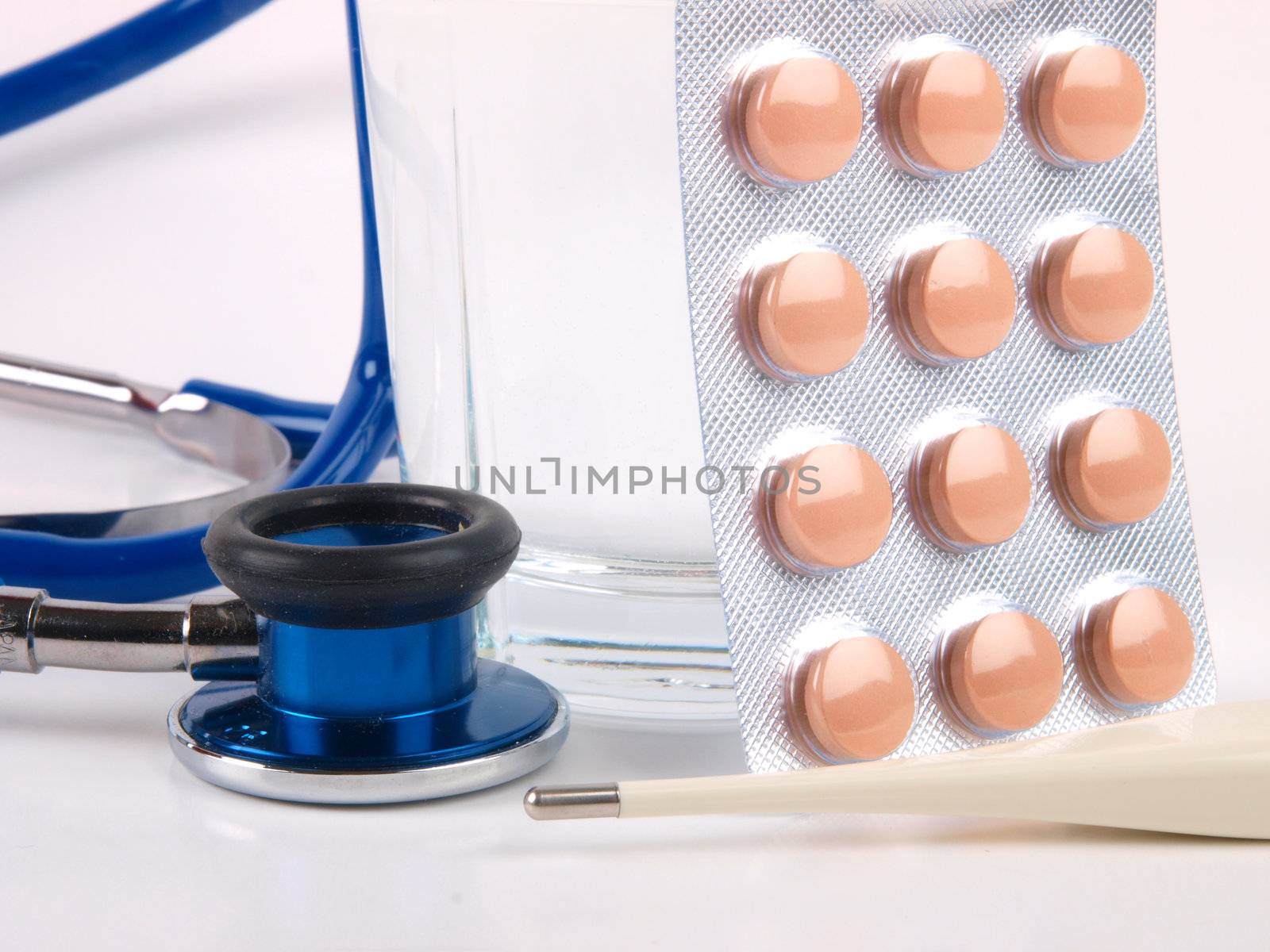  Pills on doctors table by dotweb