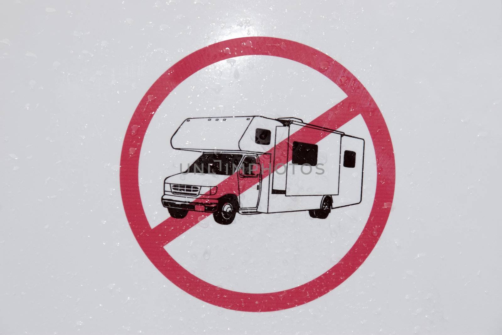 a no camping and motorhome sign in ireland