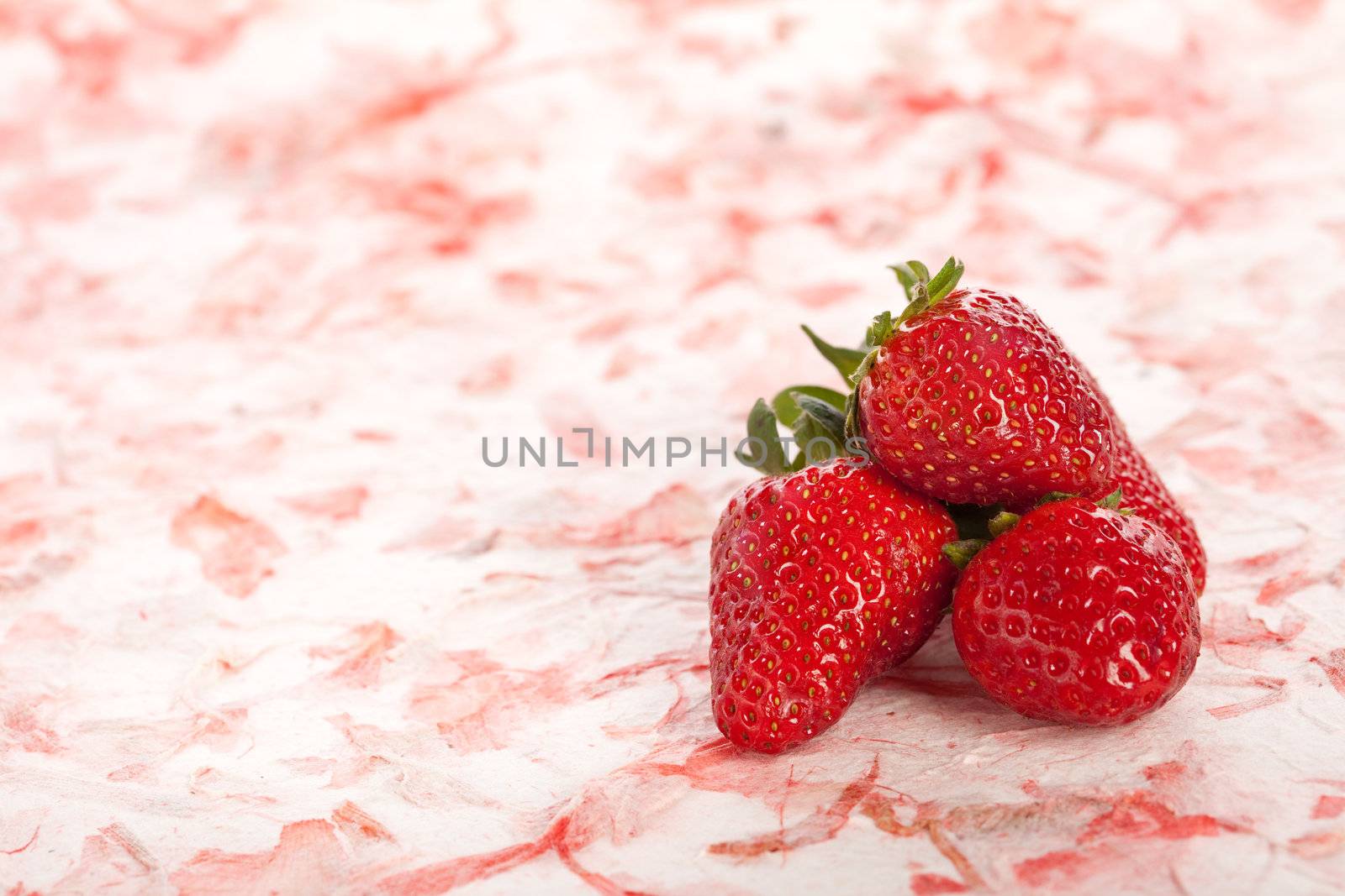 Fresh strawberries by Fotosmurf