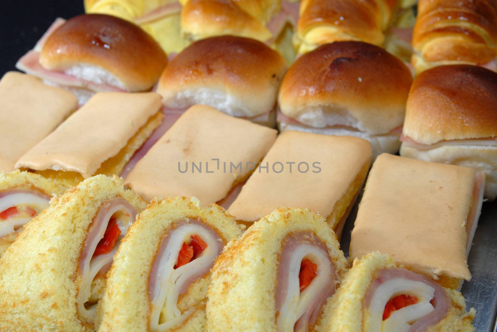 Food close-up: Appetizers by cienpies