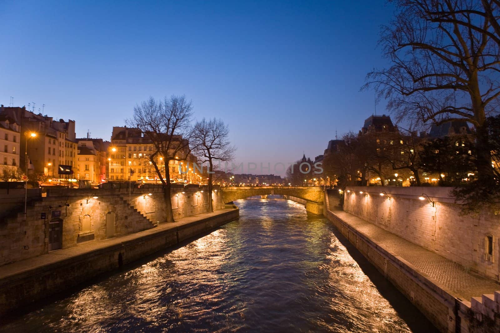 Evening Paris. The river of Sena