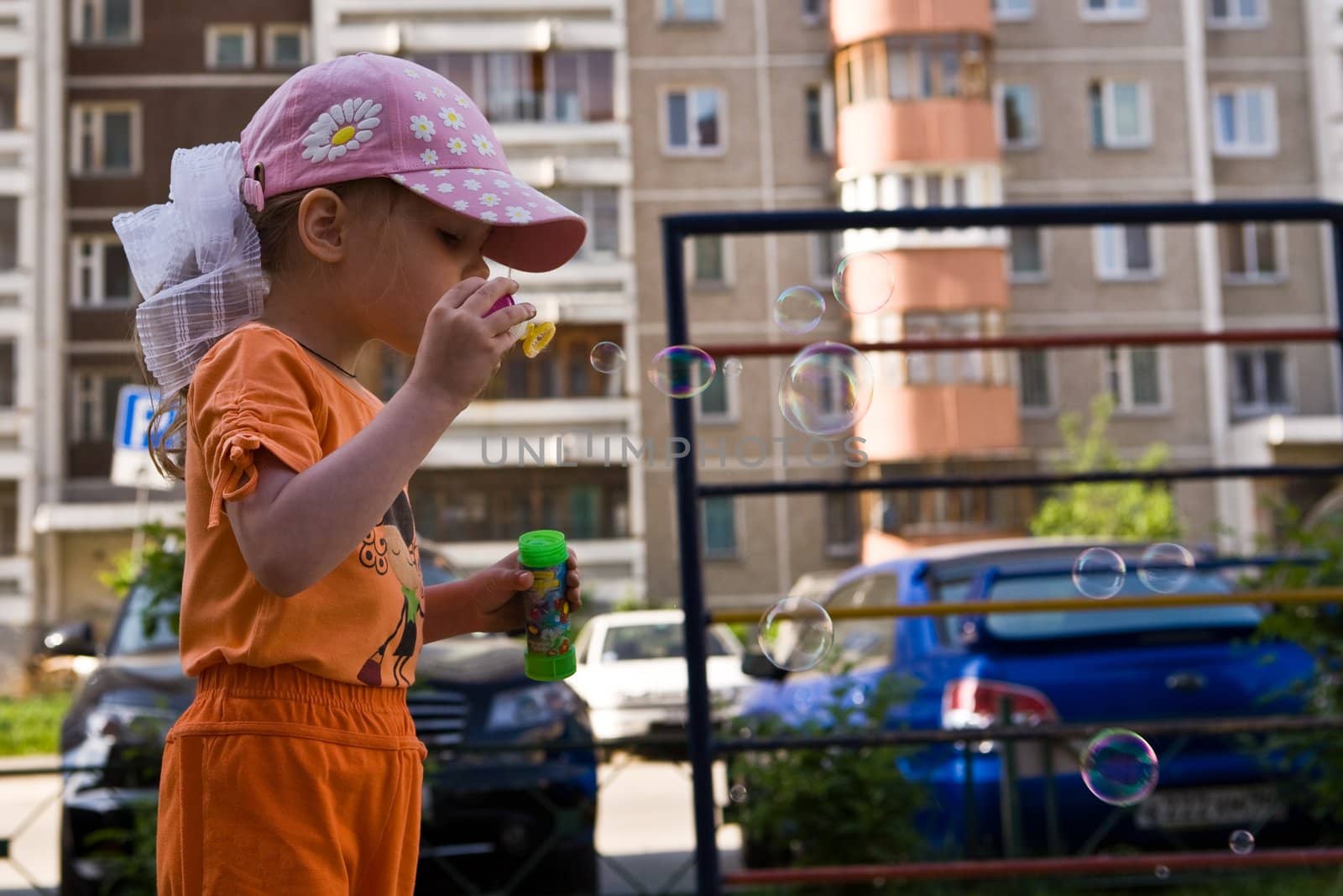 My daughter likes to start soap bubbles