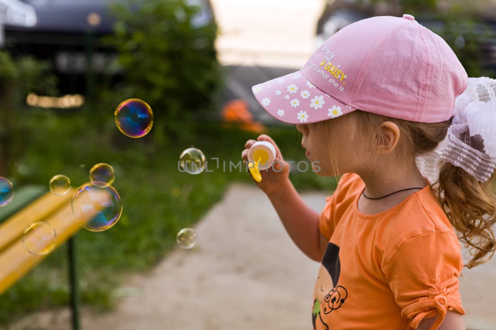 My daughter likes to start soap bubbles