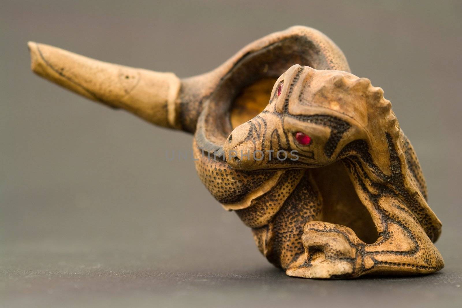 Dragon. Tobacco pipe. by stepanov
