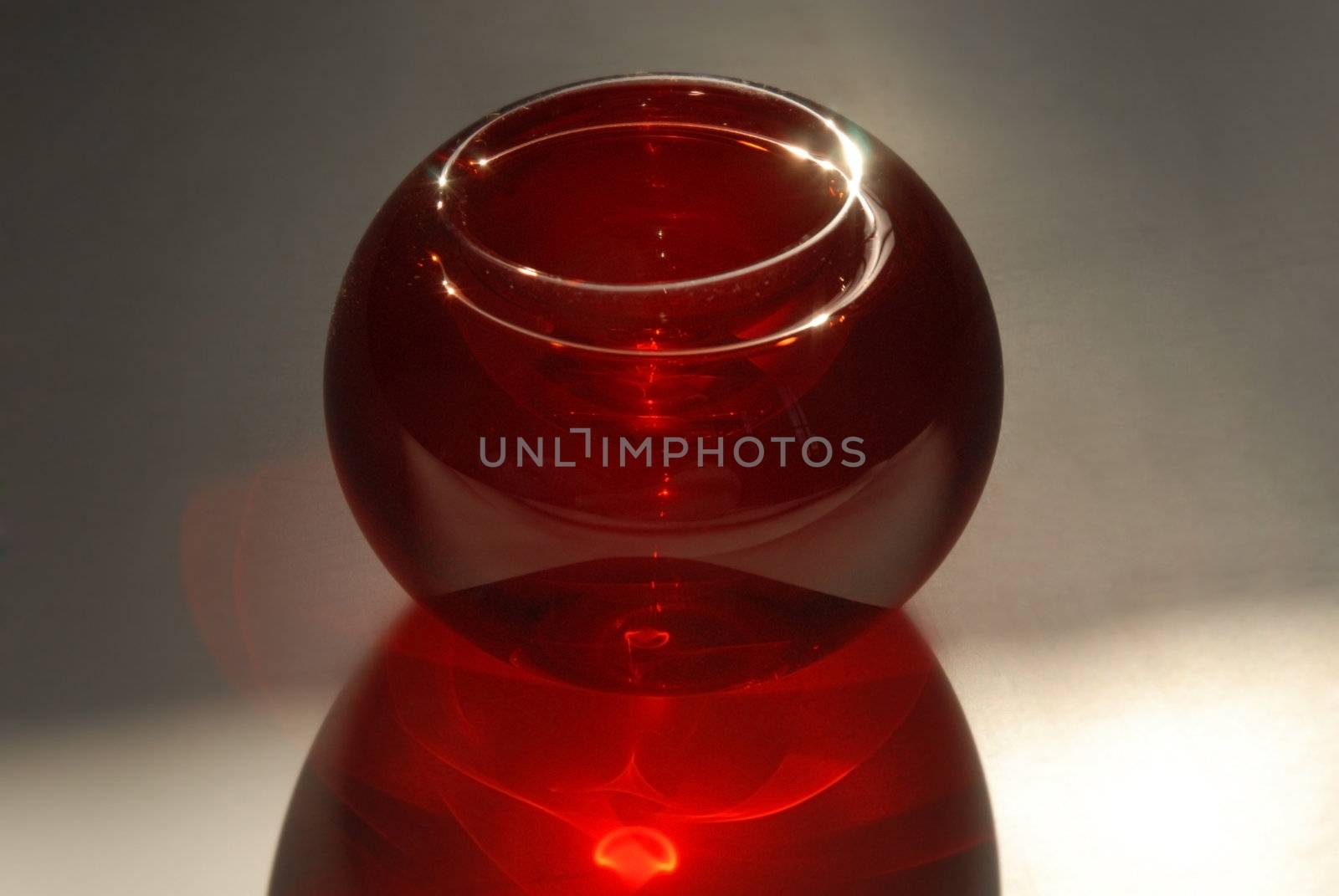 Red glass bowl  by cienpies