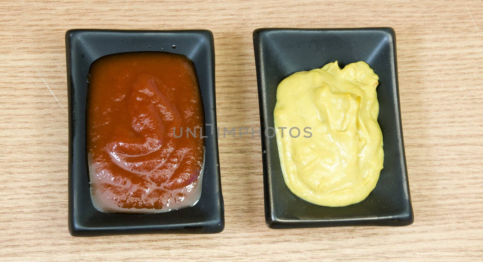 hot ketchup and hot mustard