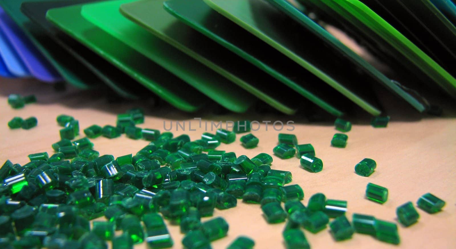 Green masterbatch and samples plastic industry injection moulding

