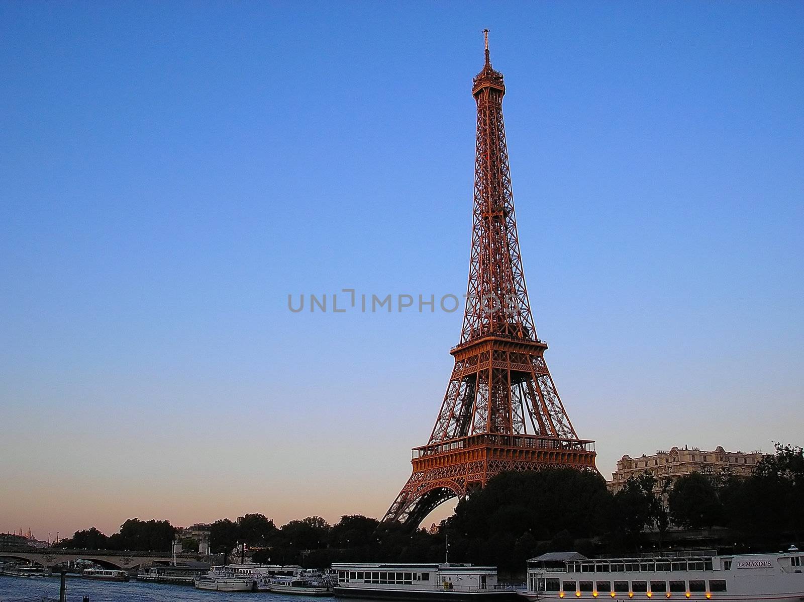 Eiffel Tower on Blue Sky by xangel