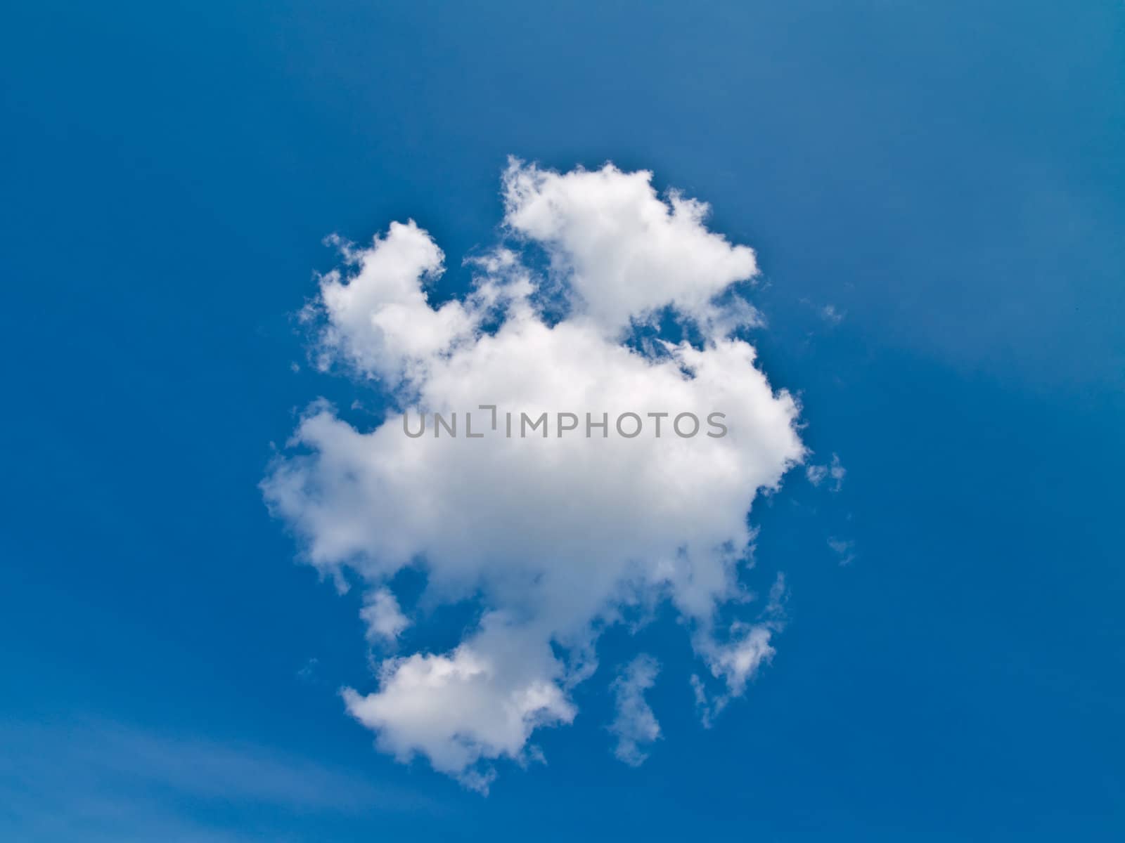 The blue sky and beautiful white cloud