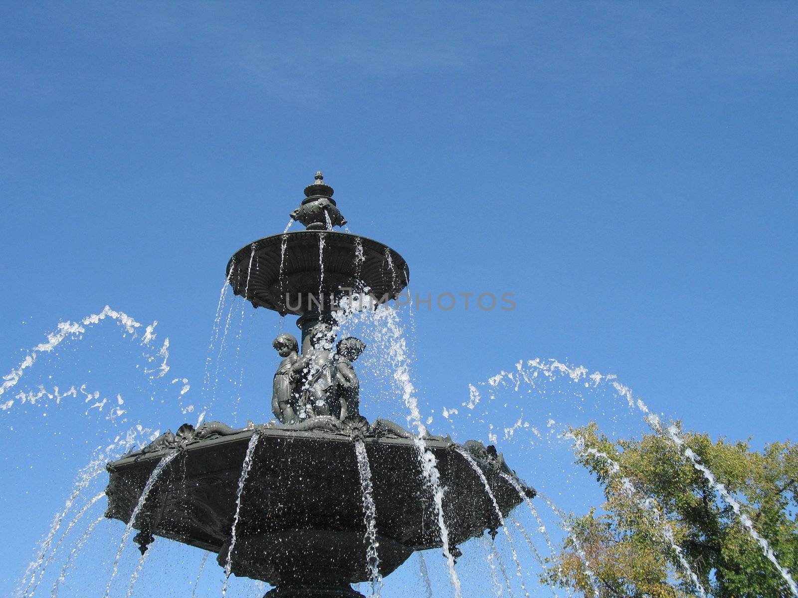 large fountain by mmm
