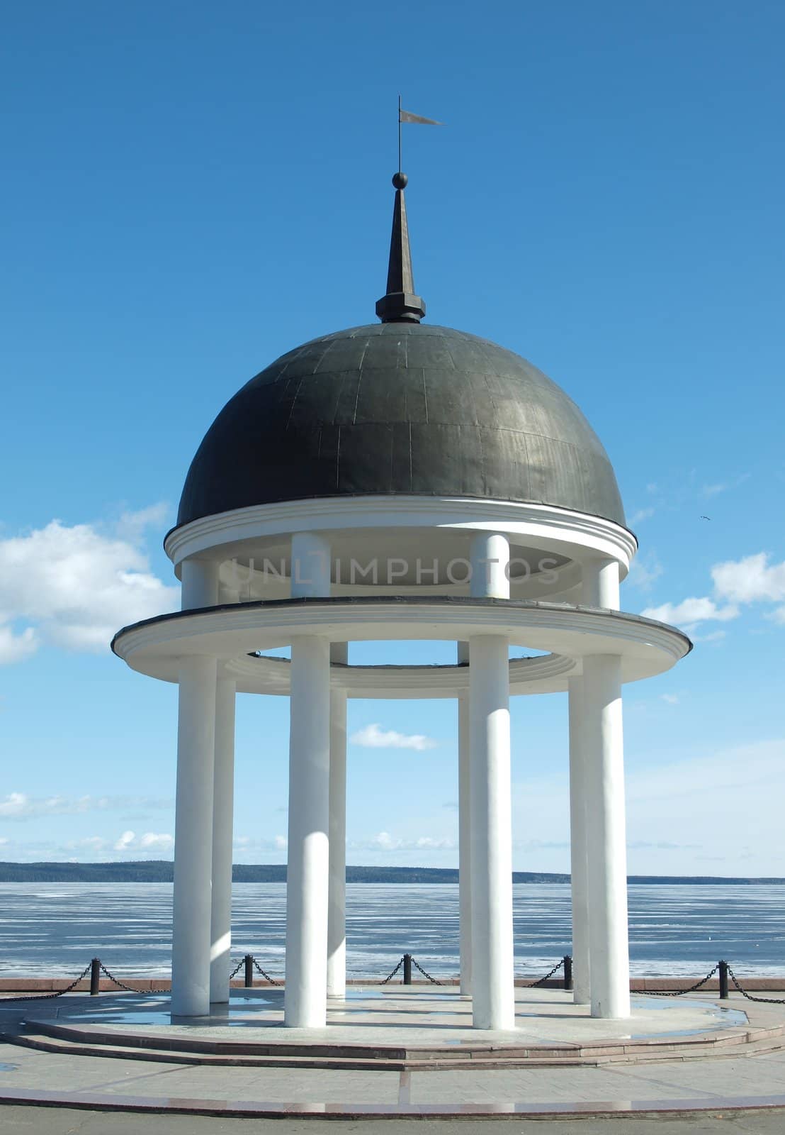 Rotunda in Petrozavodsk. Embankment of Onega Sea.           