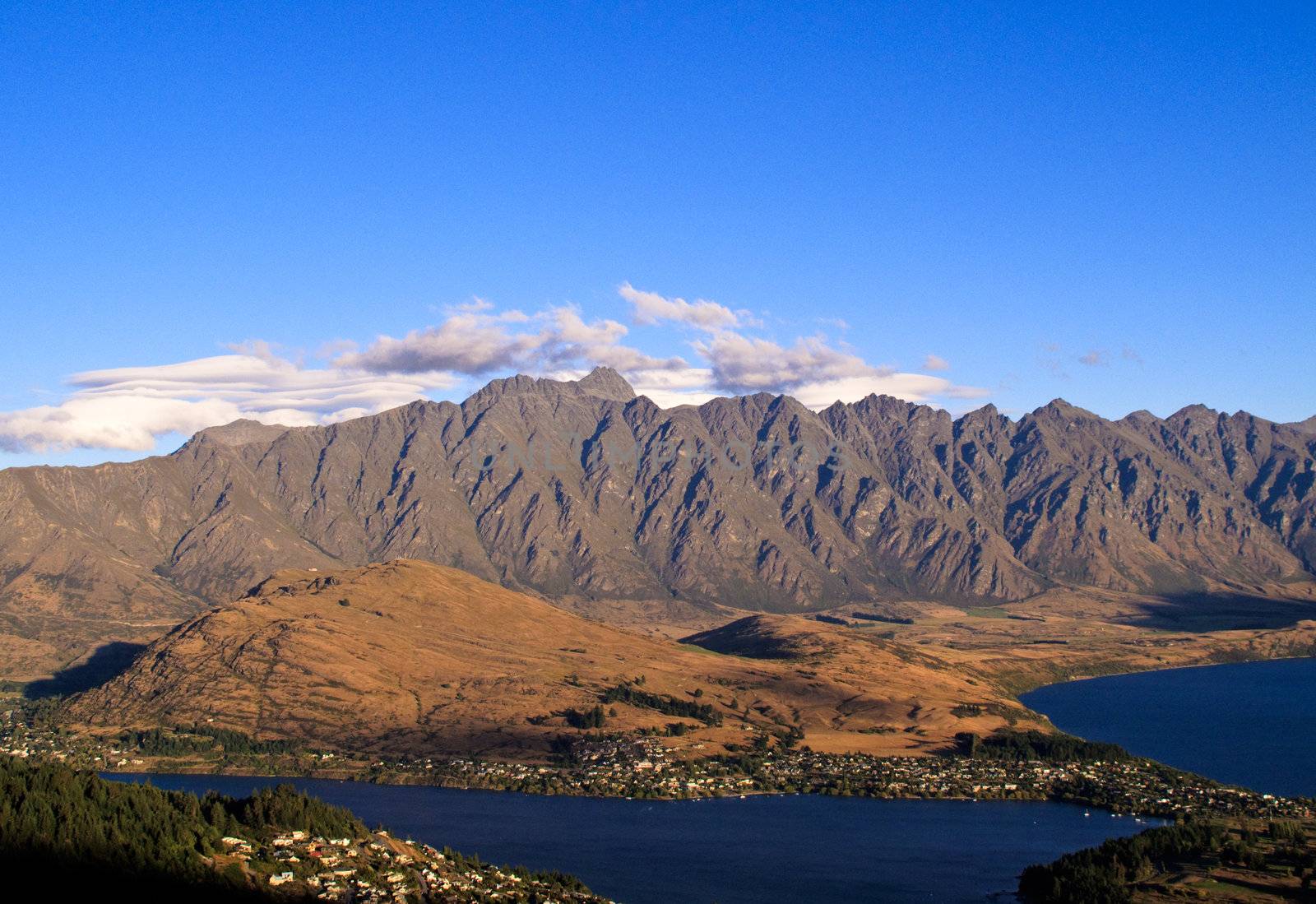 Queenstown and Remarkables range by steheap