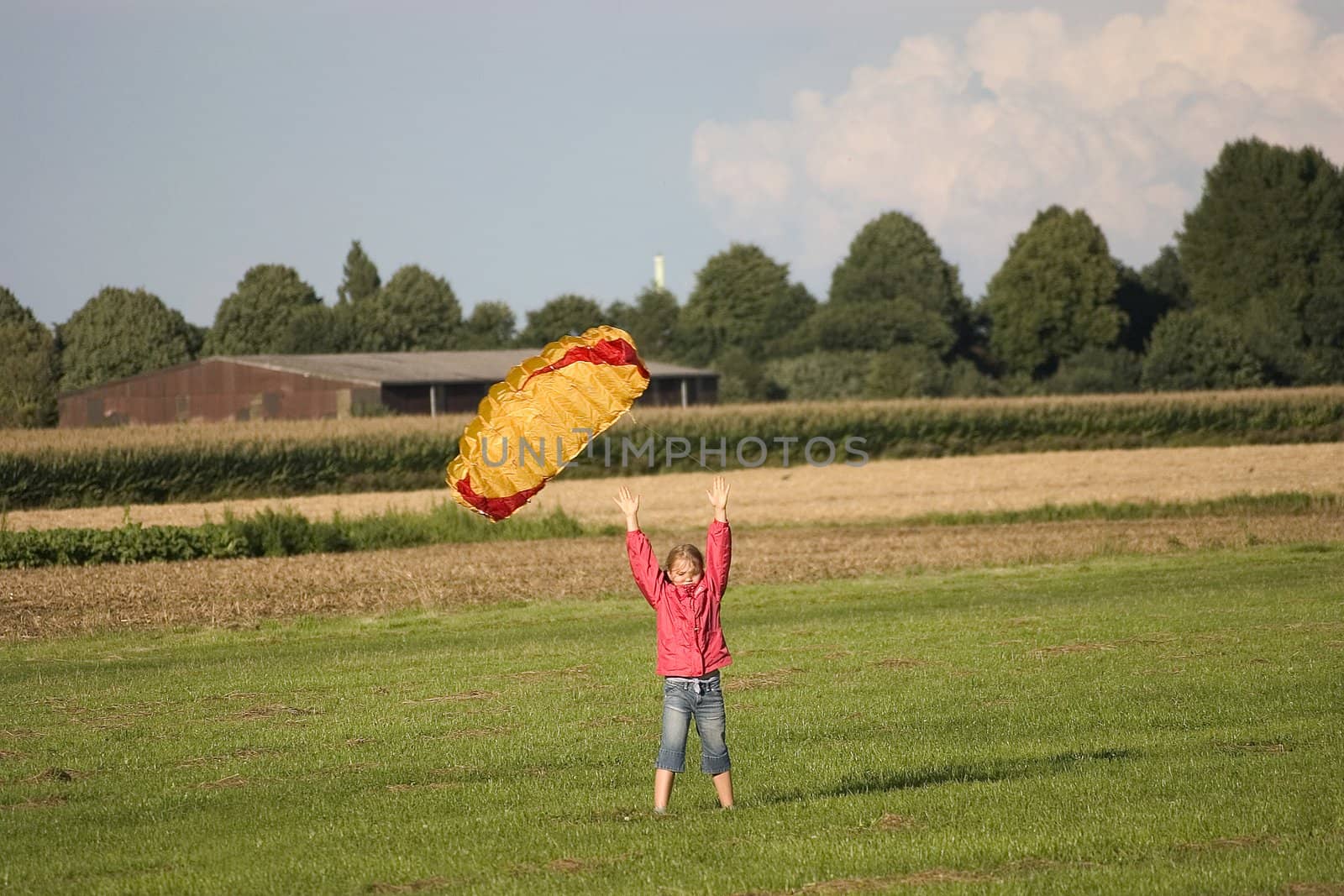 flying a kite by miradrozdowski