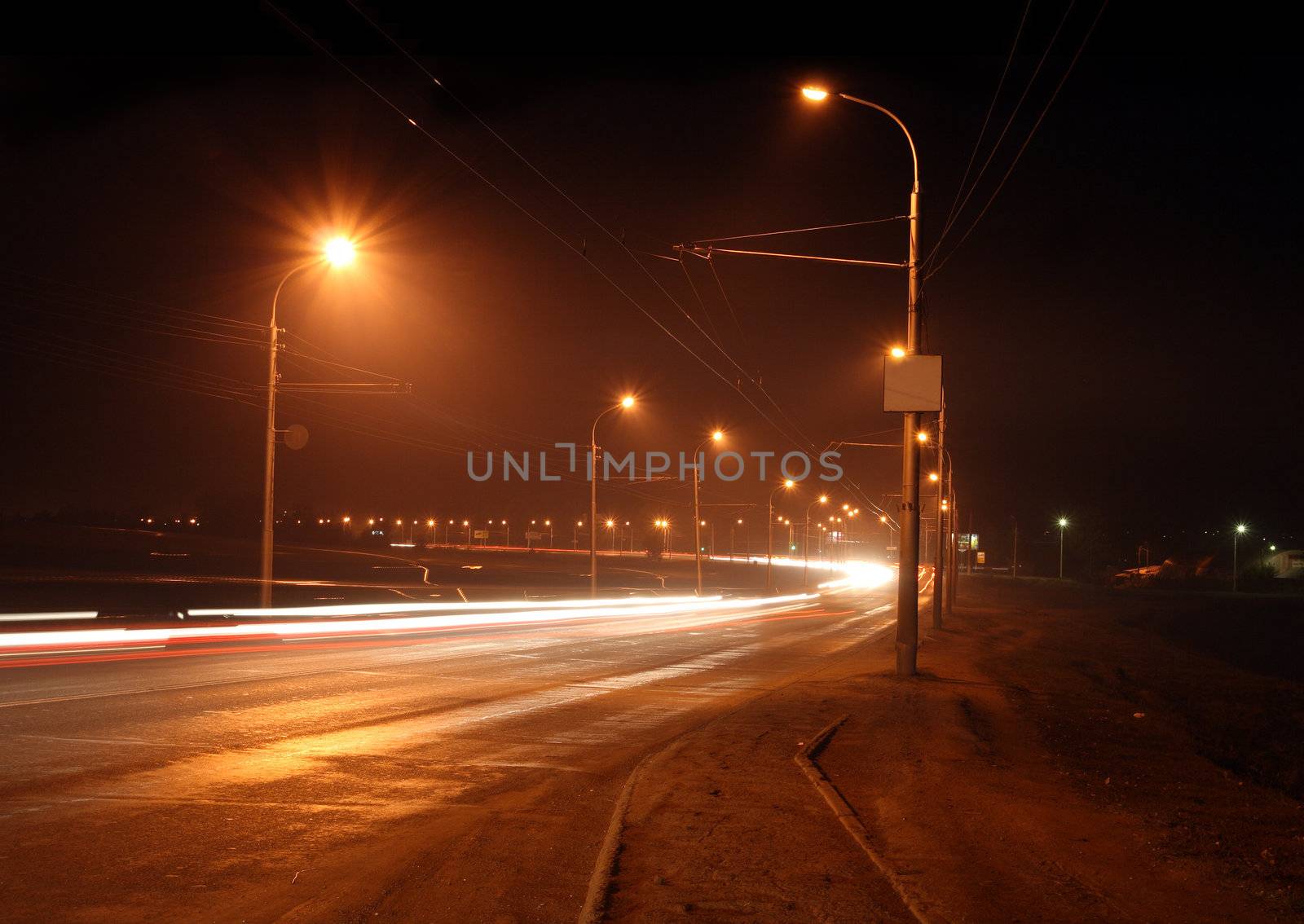 traffic ob night road by Mikko
