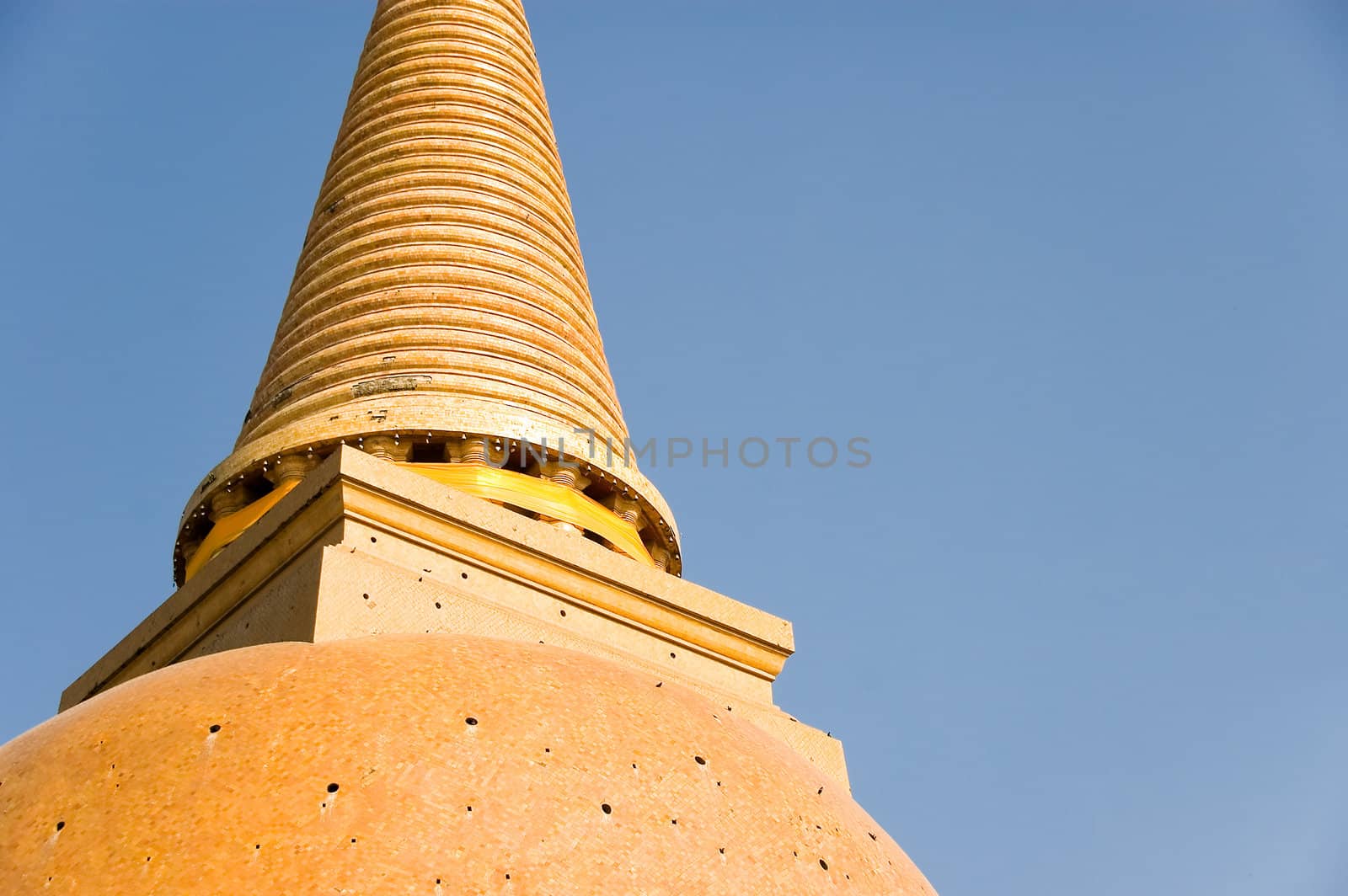 buddhist temple by jsompinm