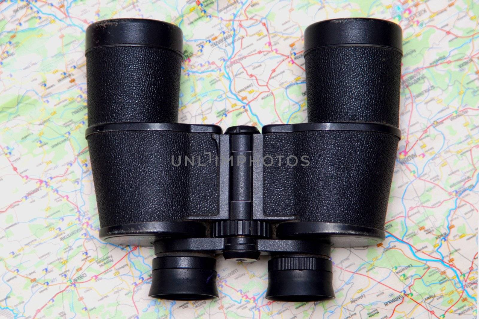 Binoculars and map by Yaurinko