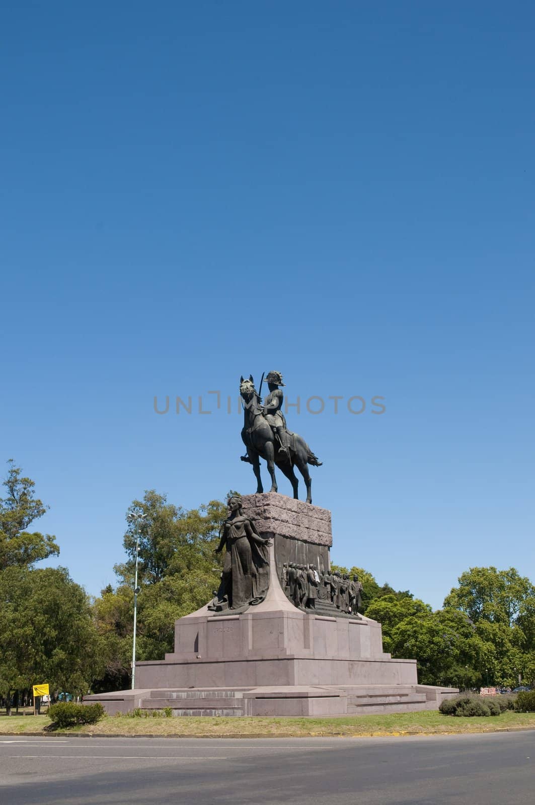 Jose Urquiza's monument