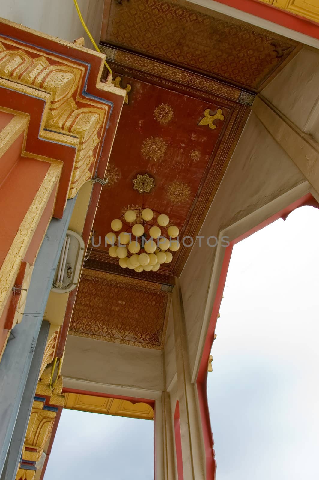 temple roof by jsompinm