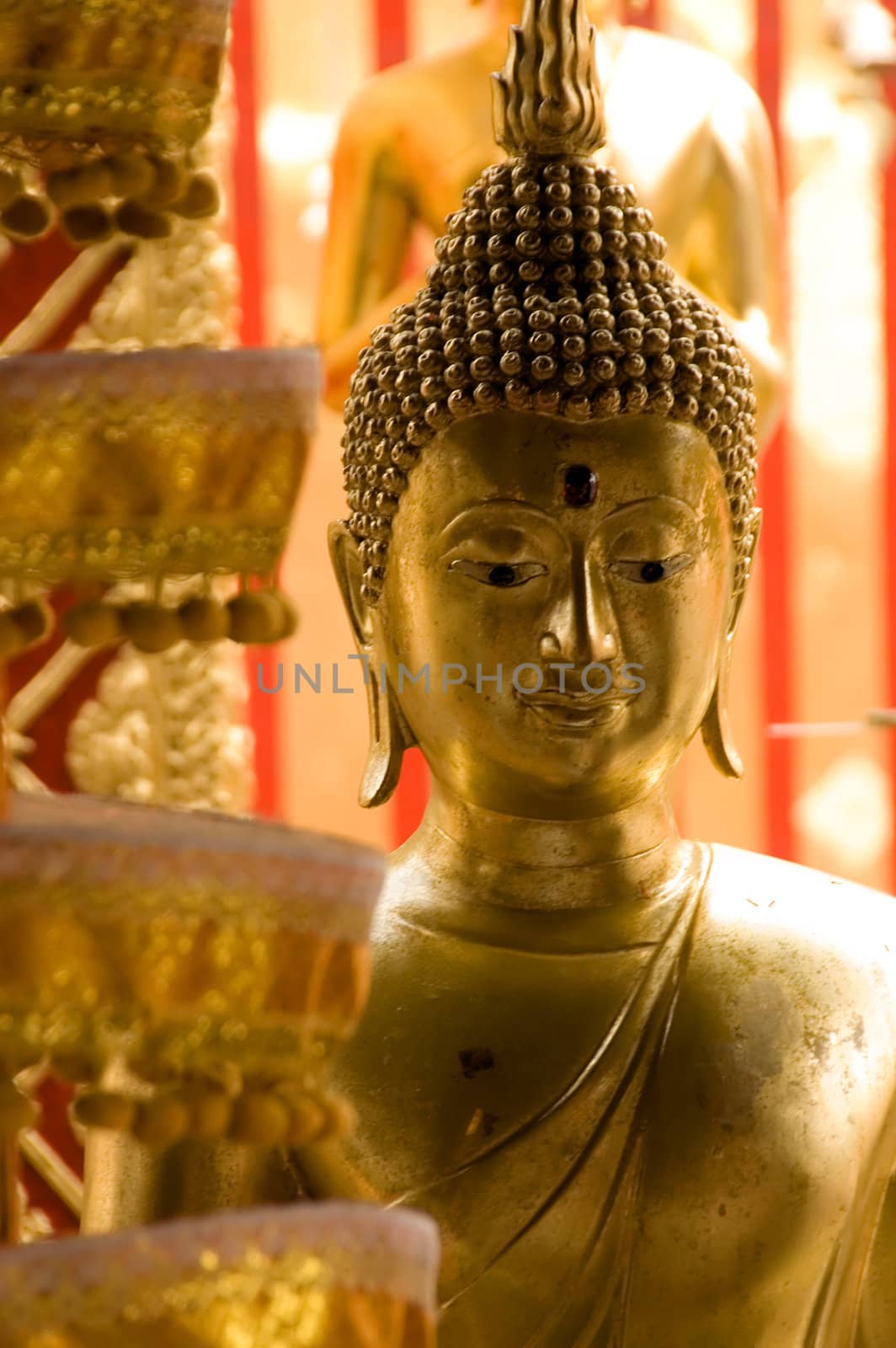 golden buddha by jsompinm