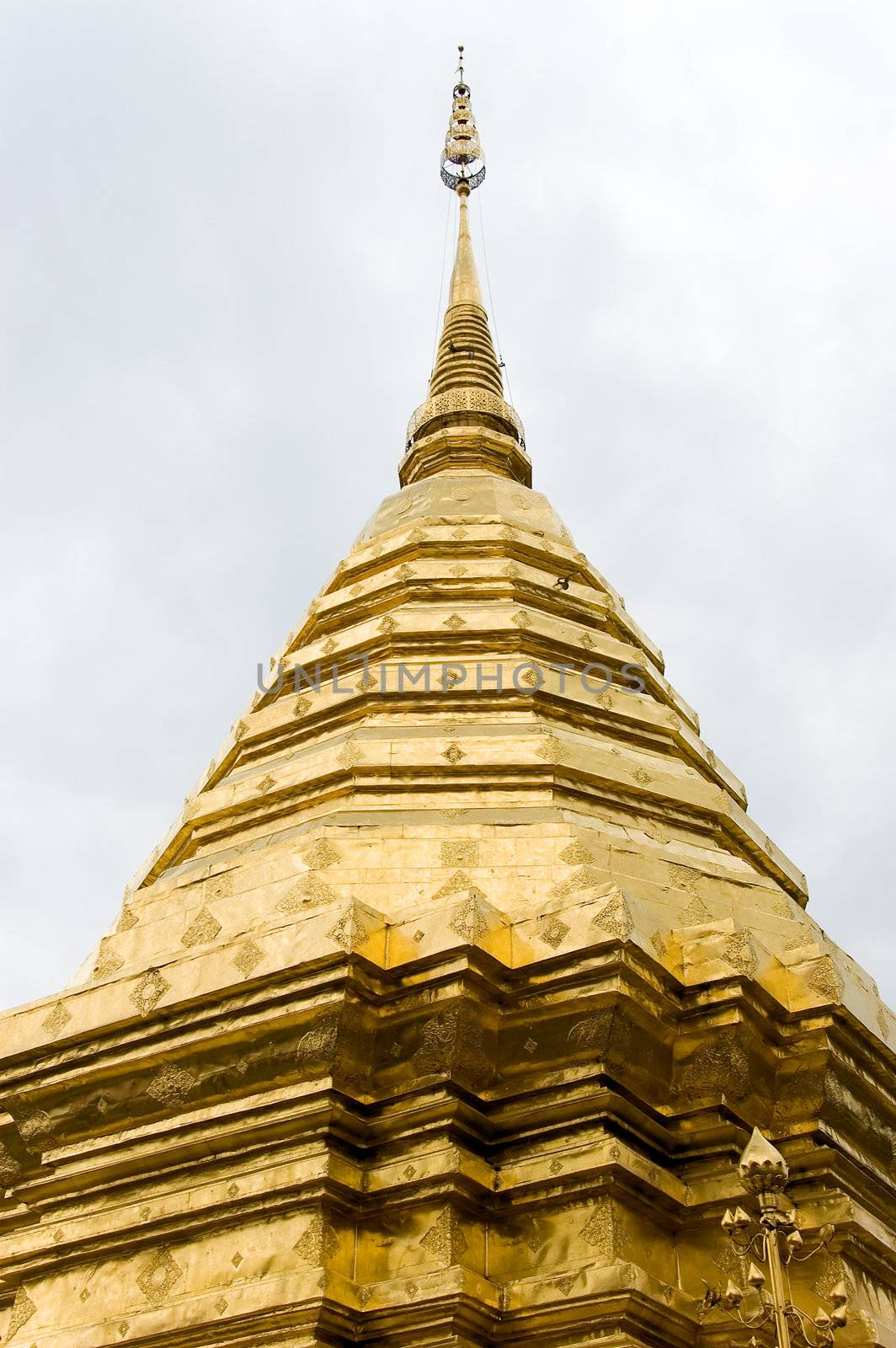 wat doi suthep golden stupa