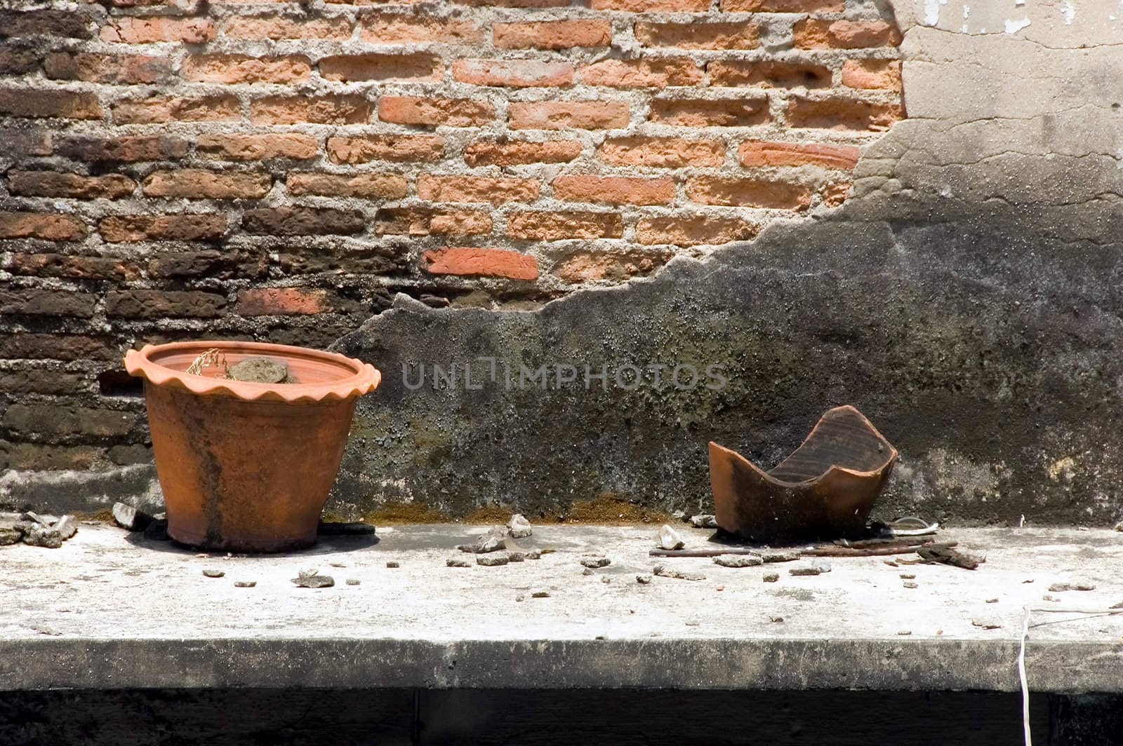 clay pots by jsompinm
