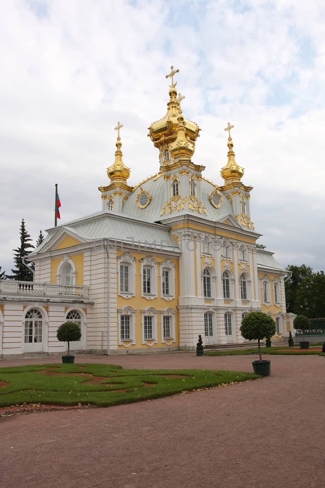 Peterhof Palace by alexanderd