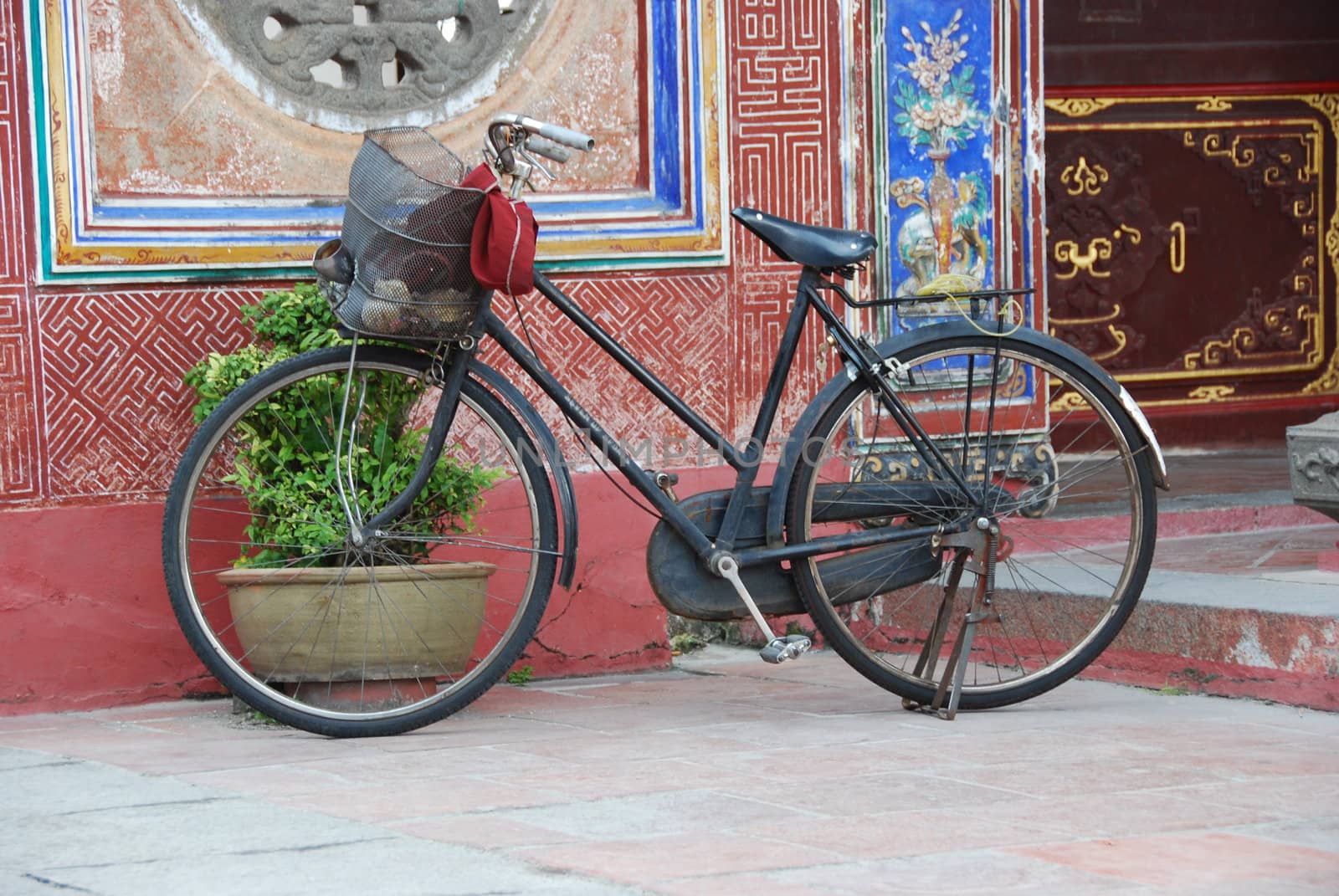 Bicycle at a Chinese temple