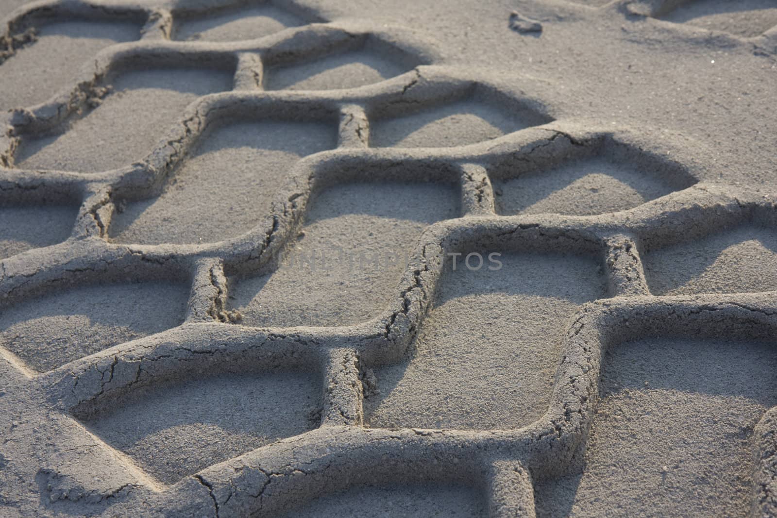 truck tracks in the fine sand by bernjuer