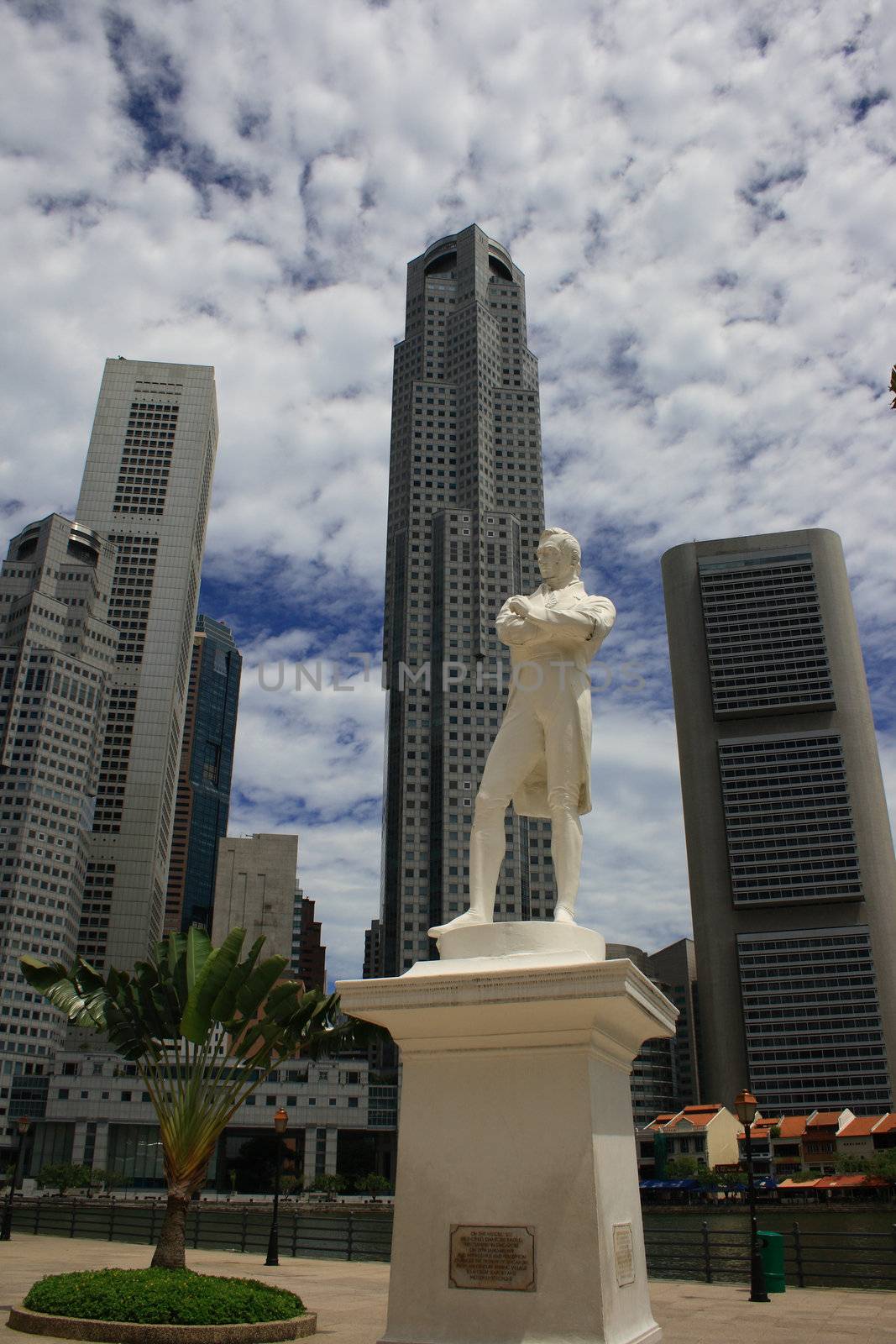 Raffles statue on Clark Quay. Stamaford Raffles, the man who founded modern Singapore.