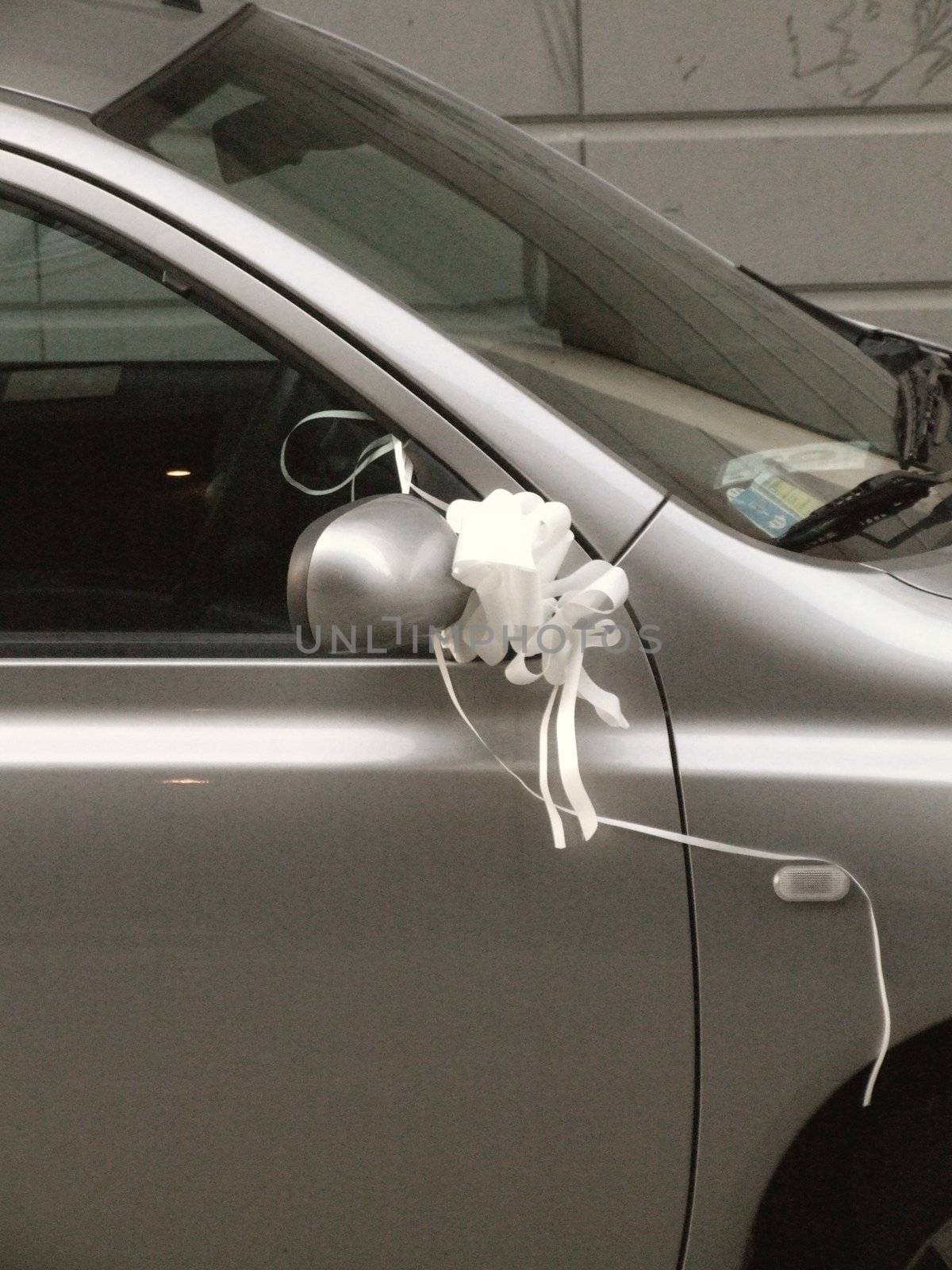 just married decoration on a car