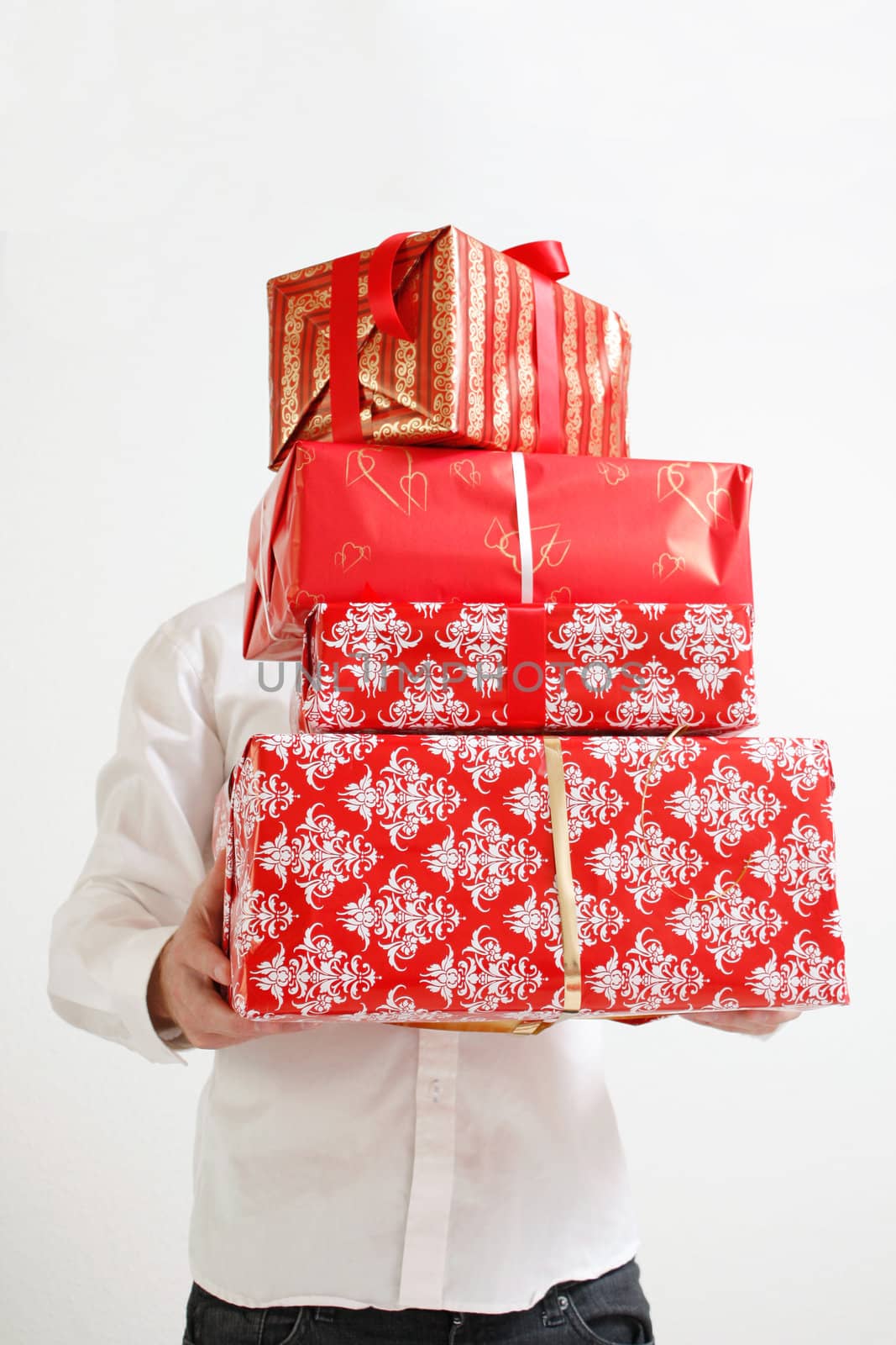 Presenting alot of gifts by leeser