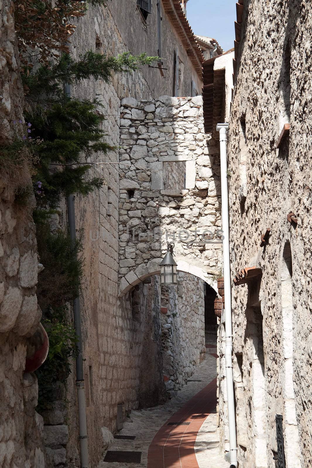 A empty alley way in an old European town