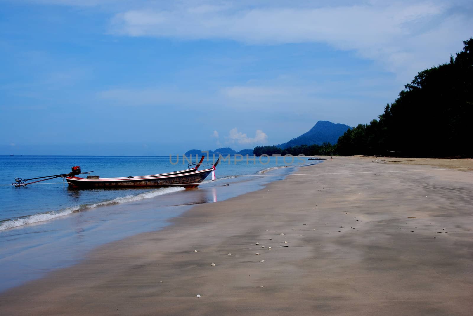 Longtail Boats ona tropical beach