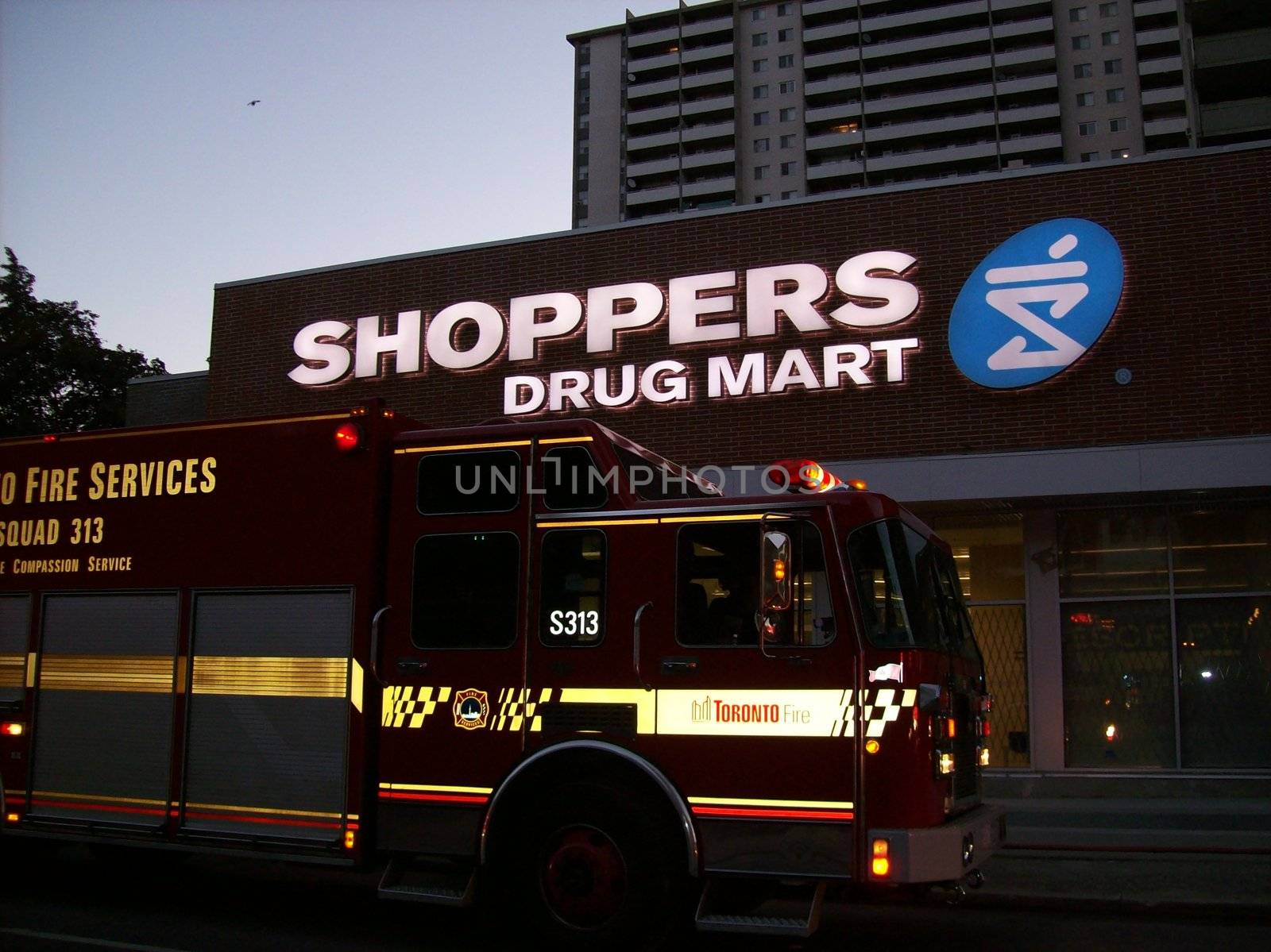 fire at shoppers drug mart
