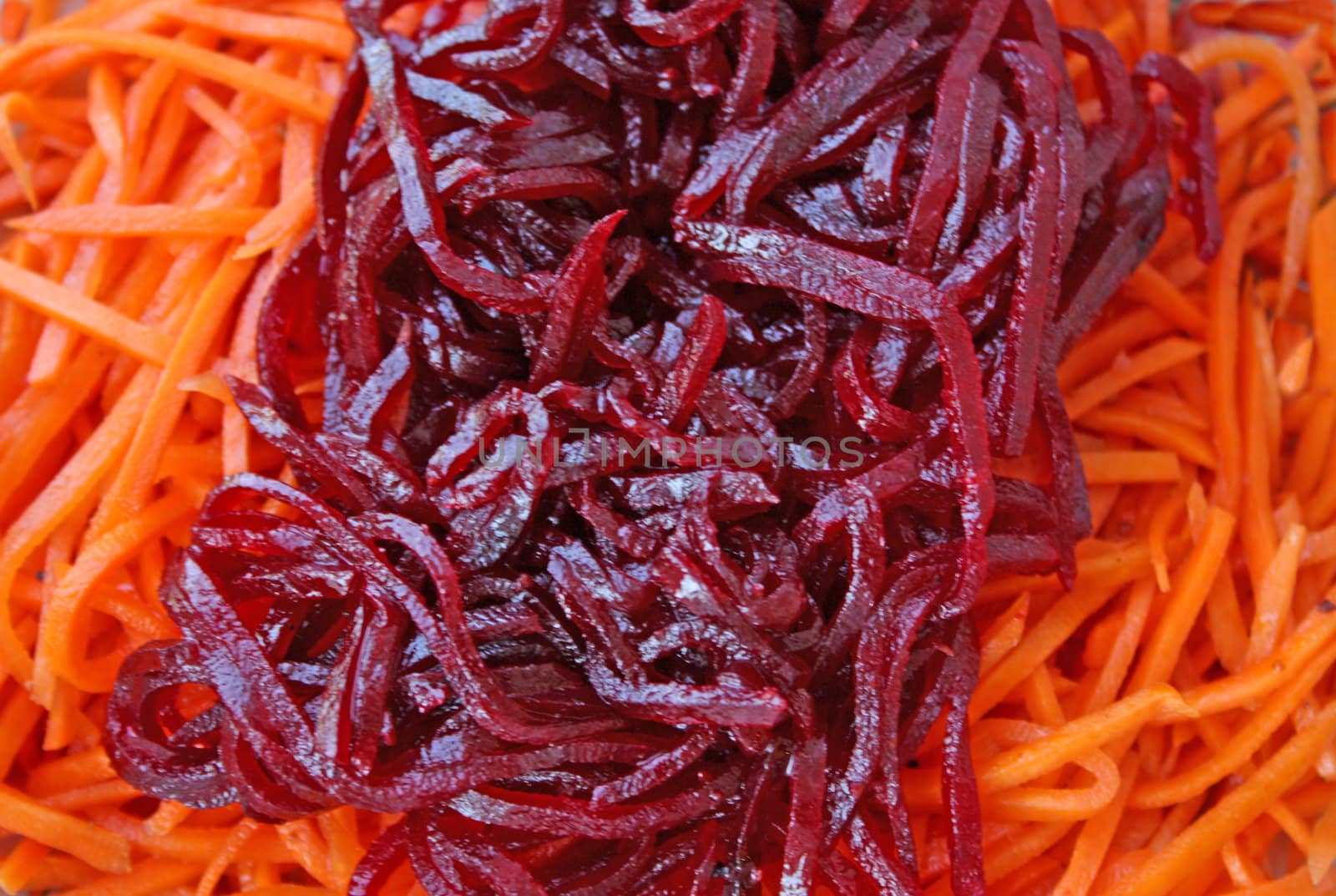 Close up of the sliced beetroot and carrot.